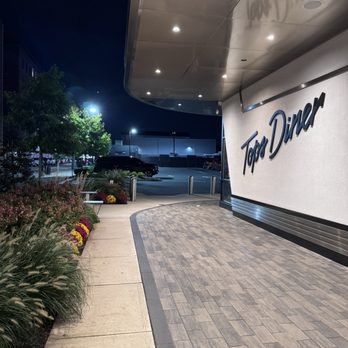 Tops Diner - Diners Near Me - East Newark, New Jersey