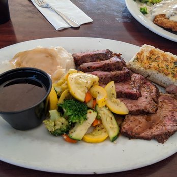 Ranchos Liberty Cafe - Tri-tip plate - American Near Me - Madera, California