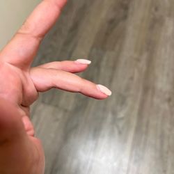 Hot Tips Nail Lounge - Bulkiness