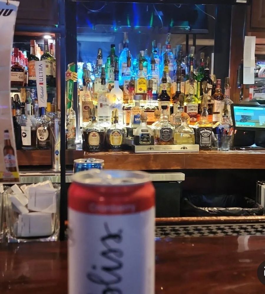 END ZONE SPORTS BAR Updated September 2024 13 Photos 2216 Benton