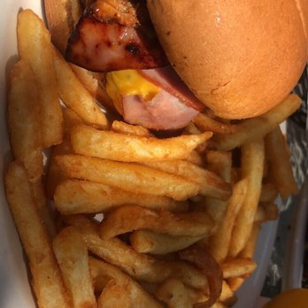 357 Bar and Grill - Palisade Pig Burger - Sports Bars Near Me - Palisade, Colorado