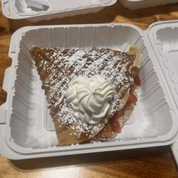 Delicious Crepes & Waffles - Vanilla Strawberry crepe