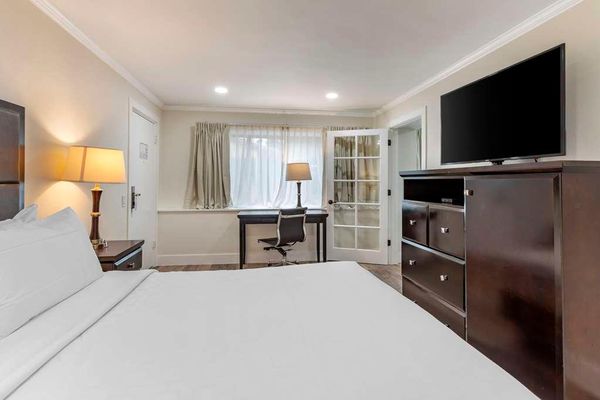 Best Western Carmel's Town House Lodge by null