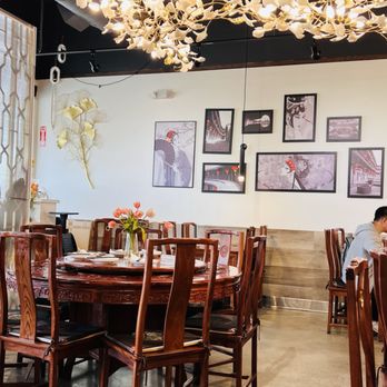 Noodle Talk - a restaurant with a large table and chairs - Chinese Near Me - Sunnyvale, California Noodle Talk - a restaurant with a large table and chairs - Chinese Near Me - Sunnyvale, California