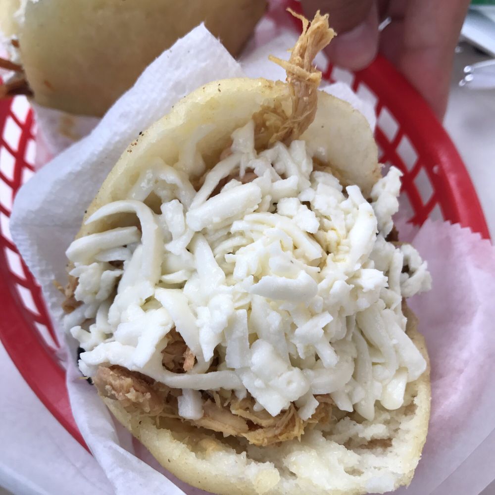 Los Chamos Arepas - Venezuelan Near Me - Carolina, Puerto Rico