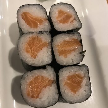 Sakura Sushi - Salmon roll - Sushi Bars Near Me - Schaumburg, Illinois