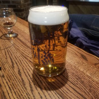 Crushed by Giants - Brewpubs Near Me - Chicago, Illinois Crushed by Giants - Brewpubs Near Me - Chicago, Illinois