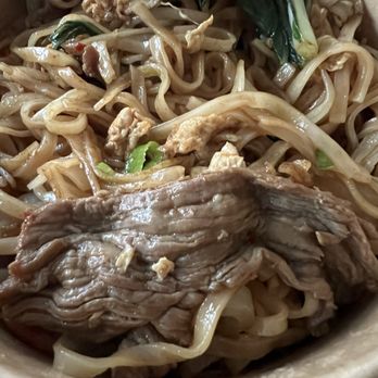 Rice & Noodle - Pad See Ew Beef. Yummm! - Thai Near Me - North Vancouver, British Columbia Rice & Noodle - Pad See Ew Beef. Yummm! - Thai Near Me - North Vancouver, British Columbia