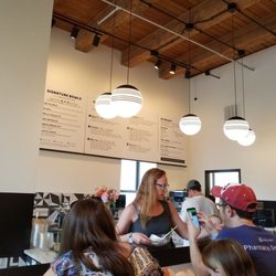 Freestyle Poké - Interior