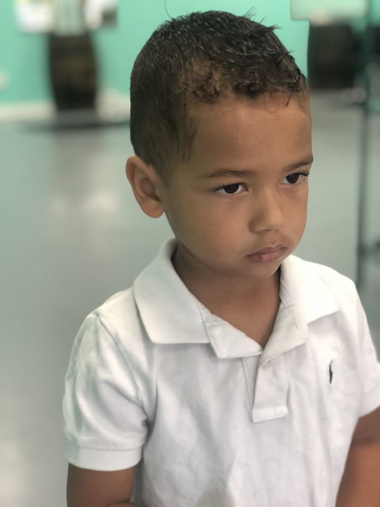 THE BUZZ HAIRCUTS AND MORE Updated April 2024 58 Photos 96052 Victoria's Pl, Yulee