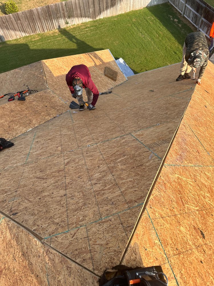 Slide of Los Speedy Rooferos