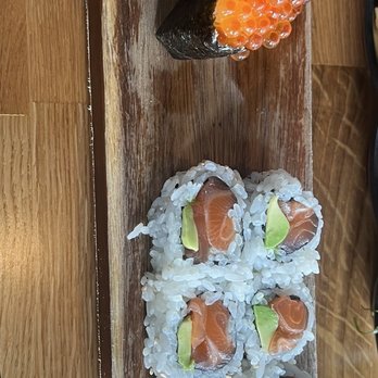 Sushi Beluga - Salmon Roll - Sushi Bars Near Me - Playa del Rey, California Sushi Beluga - Salmon Roll - Sushi Bars Near Me - Playa del Rey, California