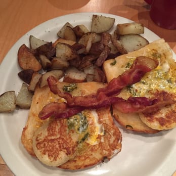 Arturo's Underground Cafe - Egg in a basket - Cafes Near Me - Austin, Texas