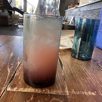 Blackwall Hitch - Strawberry lemonade - New American Near Me - Baltimore, Maryland