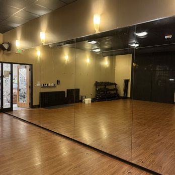 Clear View Glass - Mirror wall in yoga studio - Glass & Mirrors Near Me - Boring , Oregon Clear View Glass - Mirror wall in yoga studio - Glass & Mirrors Near Me - Boring , Oregon