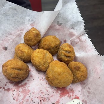 Iowa's Best Burger Cafe - $4 for 9 mushrooms that taste like fish.. - Burgers Near Me - Kellogg, Iowa Iowa's Best Burger Cafe - $4 for 9 mushrooms that taste like fish.. - Burgers Near Me - Kellogg, Iowa