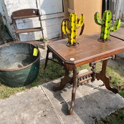 Grow Antiques - Table, metal cactus