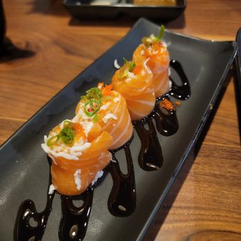 Kan Sushi - Roly Poly (4 Pieces) - Sushi Bars Near Me - Honolulu, Hawaii Kan Sushi - Roly Poly (4 Pieces) - Sushi Bars Near Me - Honolulu, Hawaii
