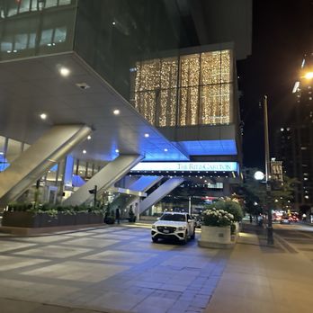 The Ritz-Carlton, Toronto - Hotels Near Me - Toronto, Ontario