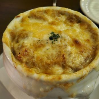 Perle Restaurant - Bowl of French Onion Soup ($20.00). Not bad, but I'm going to say I've had better. - New American Near Me - Pasadena, California
