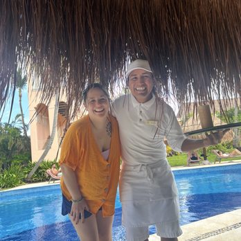 Excellence Riviera Cancún - Best pool bartender! Santos - Hotels Near Me - Puerto Morelos, ROO