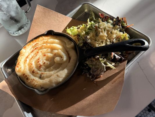 Lucky Well Irish Pub & Eatery by null