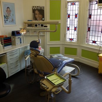 Anniesland Cross Dental Practice - We use modern equipment and offer the latest techniques and treatments - Cosmetic Dentists Near Me - Glasgow, GLG