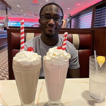 Silver Diner - Deluxe Shake chunky banana - Diners Near Me - Rockville, Maryland Silver Diner - Deluxe Shake chunky banana - Diners Near Me - Rockville, Maryland