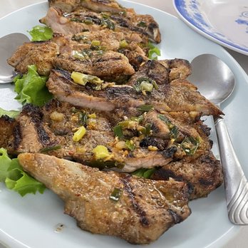 Mai Lan Fine Vietnamese Cuisine - Pork chops - Vietnamese Near Me - Honolulu, Hawaii