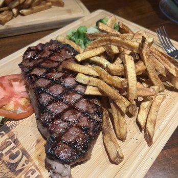 Fredericksburg Eagle Hotel - Sirloin steak and fries - Sports Bars Near Me - Fredericksburg, Pennsylvania