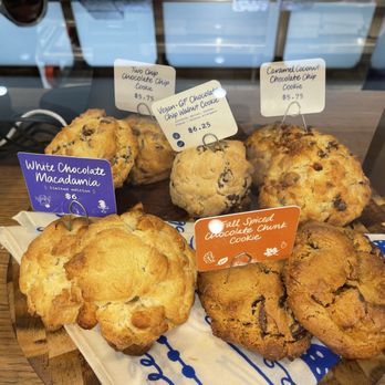 Levain Bakery - Williamsburg, Brooklyn - Hard to pick... - Bakeries Near Me - Brooklyn, New York