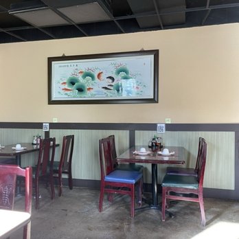 Zien Hong - Inside dining room - Chinese Near Me - Portland, Oregon