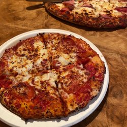 River Run Grill Pizza - Deliciaoys personal pan pizza.