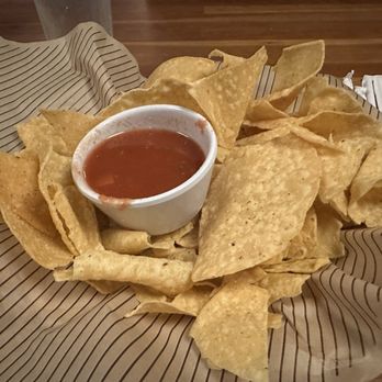 Cheddar's Scratch Kitchen - Chips and salsa - Comfort Food Near Me - Naples, Florida