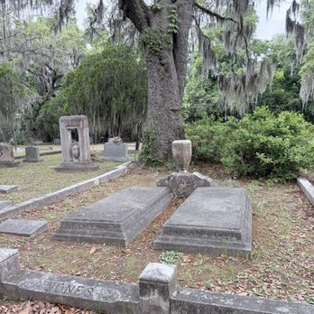 Bonaventure Cemetery - Nice cemetery - Funeral Services & Cemeteries Near Me - Savannah, Georgia