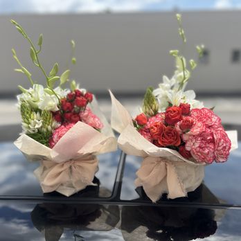 Flowers and Collages - Floral Designers Near Me - Miami, Florida Flowers and Collages - Floral Designers Near Me - Miami, Florida