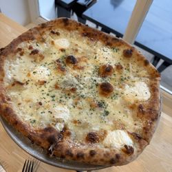 Knead Wine - Gallagher pizza