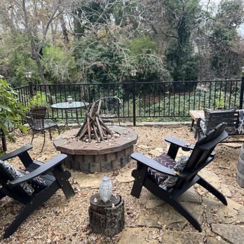 Glen Ellen Inn - Outside ambience. - Vacation Rentals Near Me - Glen Ellen, California Glen Ellen Inn - Outside ambience. - Vacation Rentals Near Me - Glen Ellen, California