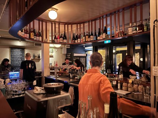 Restaurant Ouroboros by null