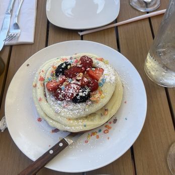 Sunny Side Solana - Cinnamon Roll - Breakfast & Brunch Near Me - Solana Beach, California Sunny Side Solana - Cinnamon Roll - Breakfast & Brunch Near Me - Solana Beach, California