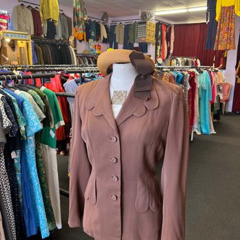 Avenger's Vintage - 1940s Vintage Blazer - Used, Vintage & Consignment Near Me - Albuquerque, New Mexico