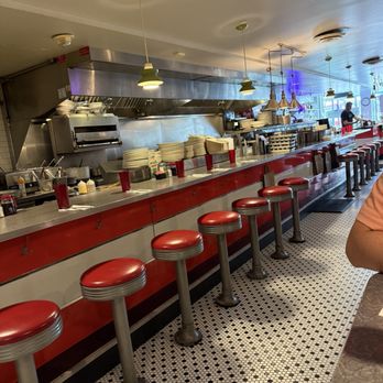 Veggie Galaxy - Inside - Breakfast & Brunch Near Me - Cambridge, Massachusetts