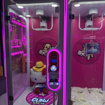 Claw World - Some games in Claw World. - Arcades Near Me - Las Vegas, Nevada