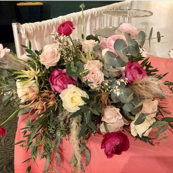 Linny's Floral Design - Florists Near Me Linny's Floral Design - Florists Near Me