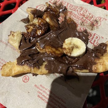 BeaverTails - Nutella - Desserts Near Me - Toronto, Ontario
