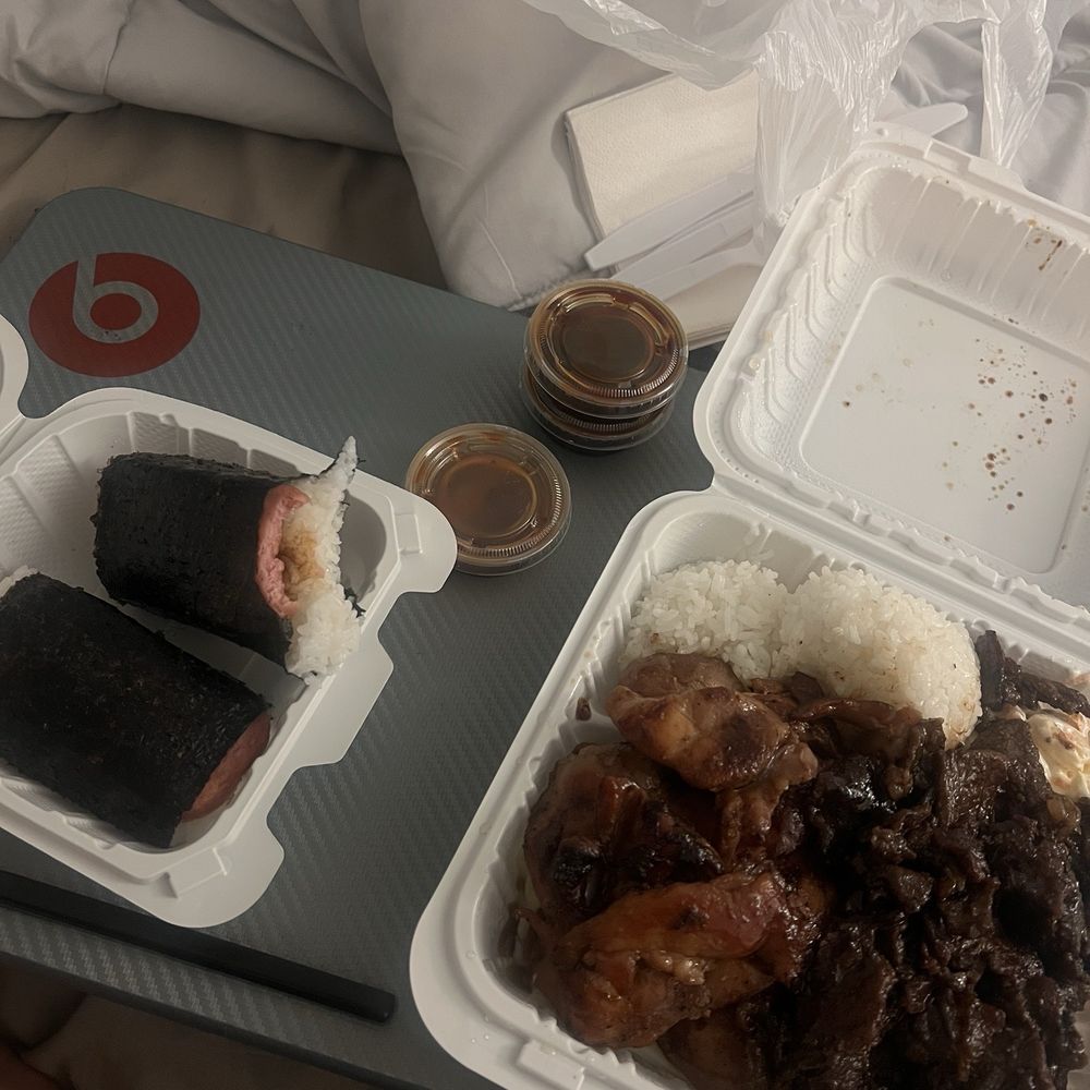 Bbq beef / chicken plate & spam musubi Bbq beef / chicken plate & spam musubi