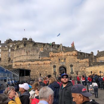 Edinburgh Castle - Early morning! - Landmarks & Historical Buildings Near Me - Edinburgh, EDH Edinburgh Castle - Early morning! - Landmarks & Historical Buildings Near Me - Edinburgh, EDH