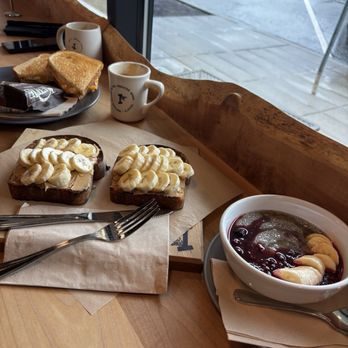 Isaac's Downtown - Coffee & Tea Near Me - Salem, Oregon Isaac's Downtown - Coffee & Tea Near Me - Salem, Oregon