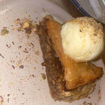 Mamakas Taverna - Greek Near Me - Toronto, Ontario