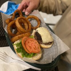 Jack's Pub - Burger and rings